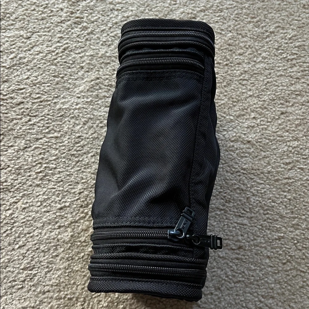 Tumi Black Travel Toiletry Cosmetics Bag Unisex Hang Organizer Storage Bathroom